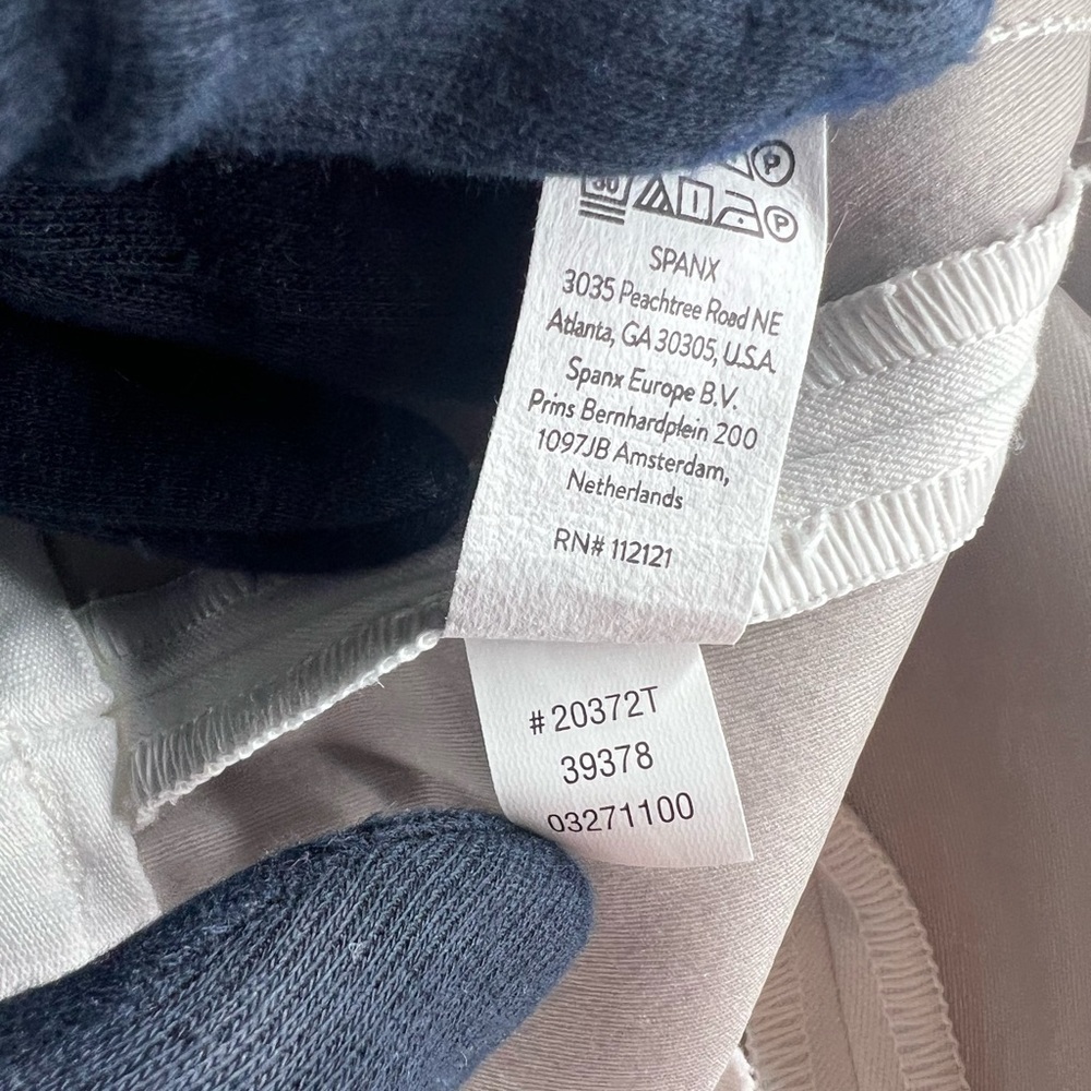 Spanx On-the-go White Ankle Slim Straight Pants - Picture 13 of 13